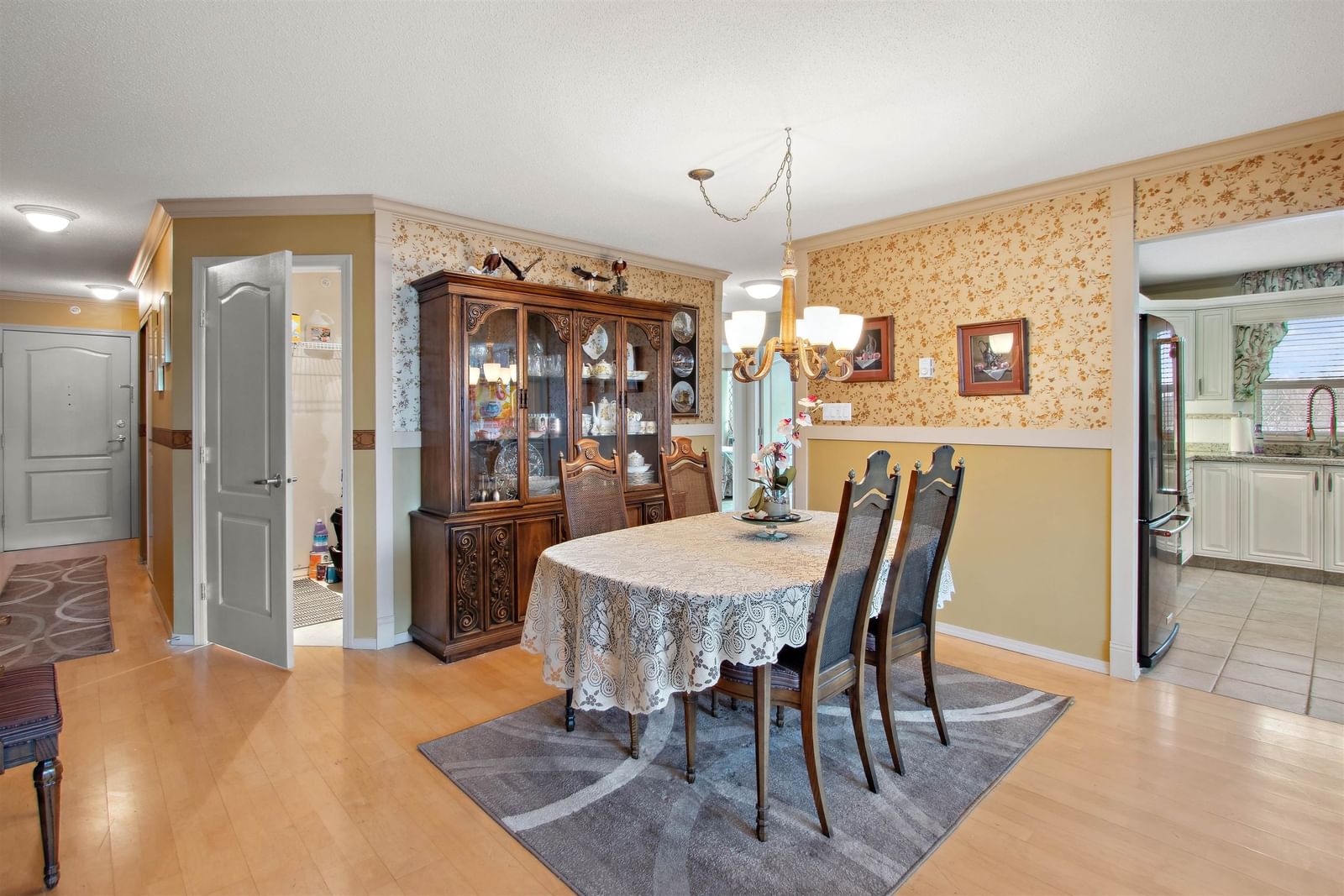 Listing Image 19