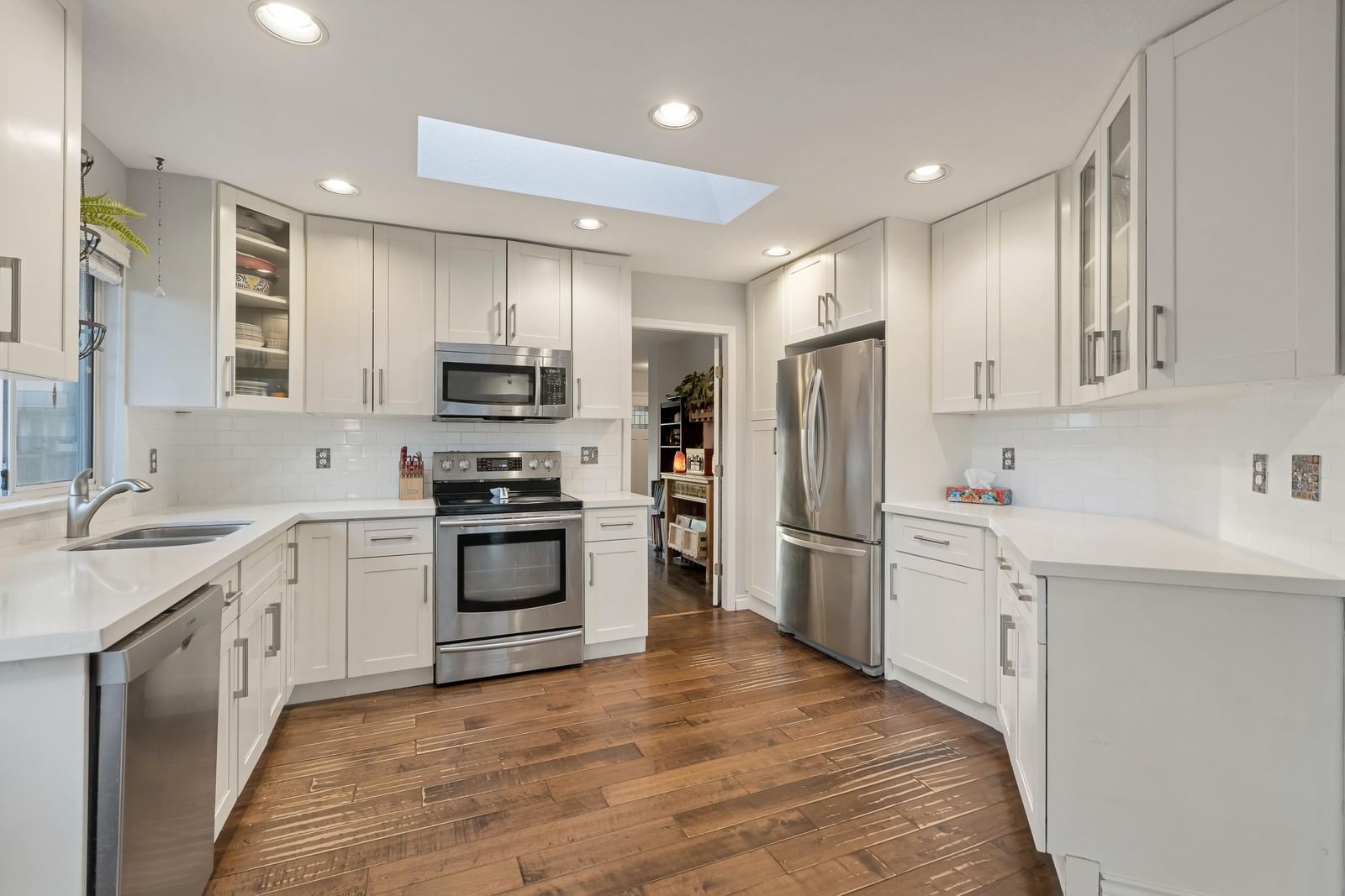 Listing Image 13