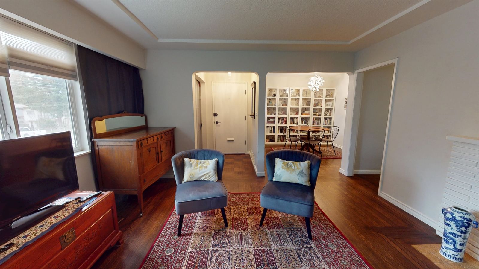 Listing Image 3