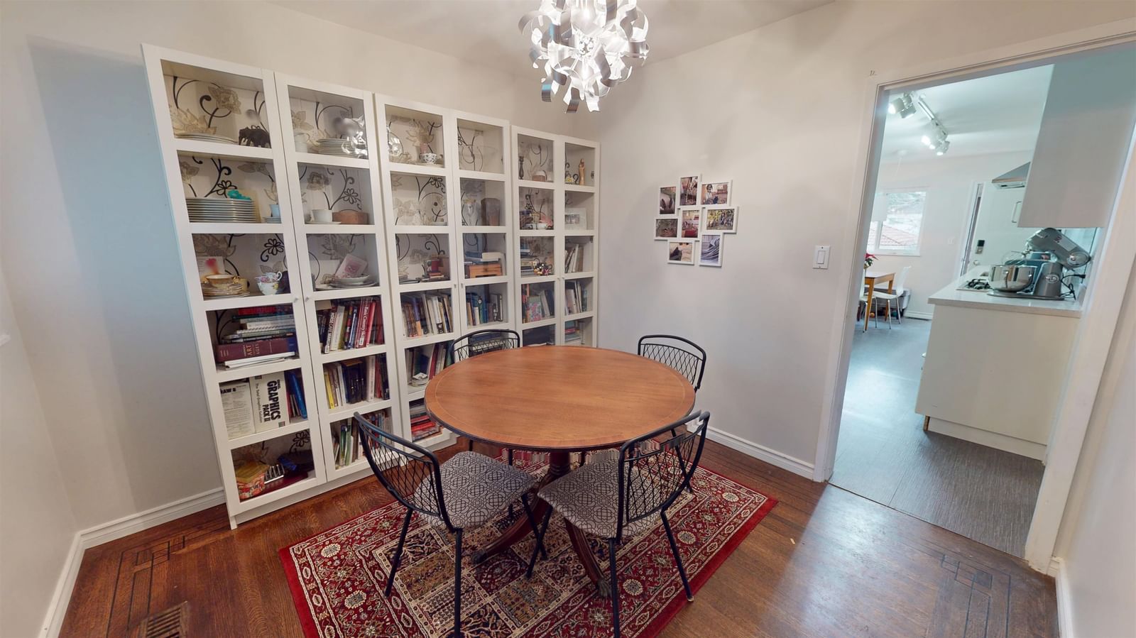 Listing Image 4