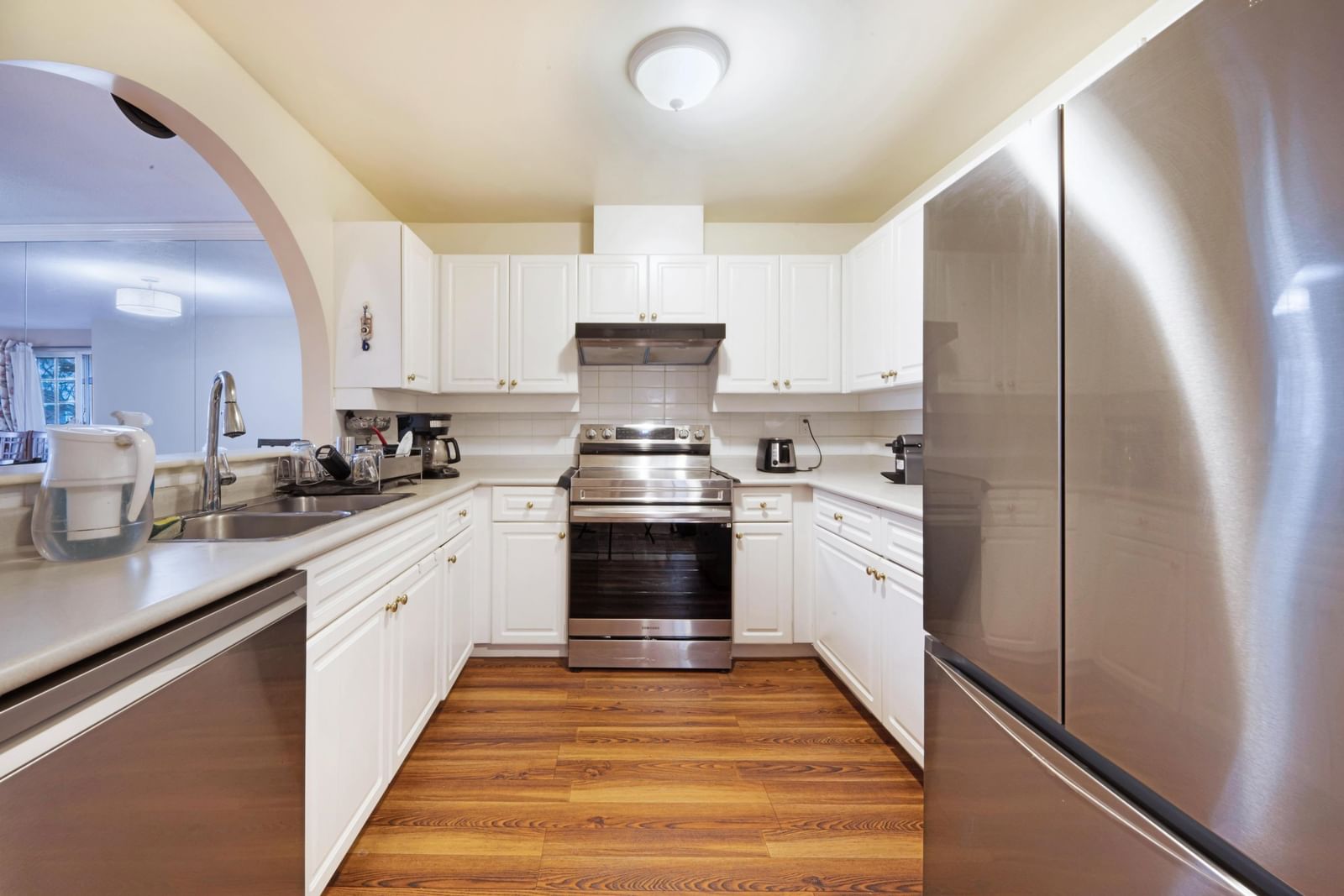 Listing Image 10