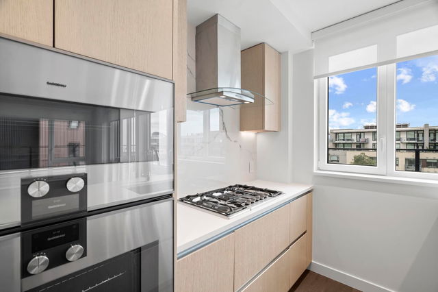 506 - 5168 Cambie Street