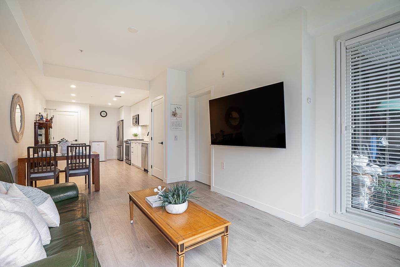 Listing Image 11