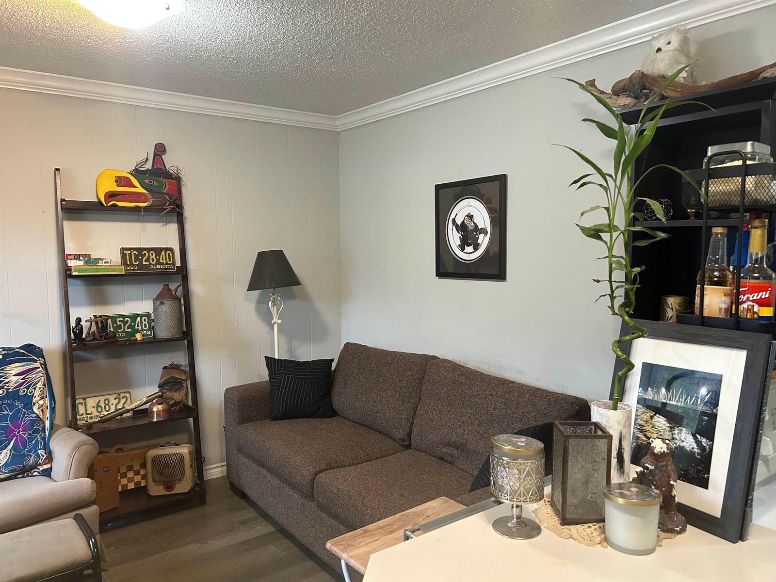 Listing Image 9