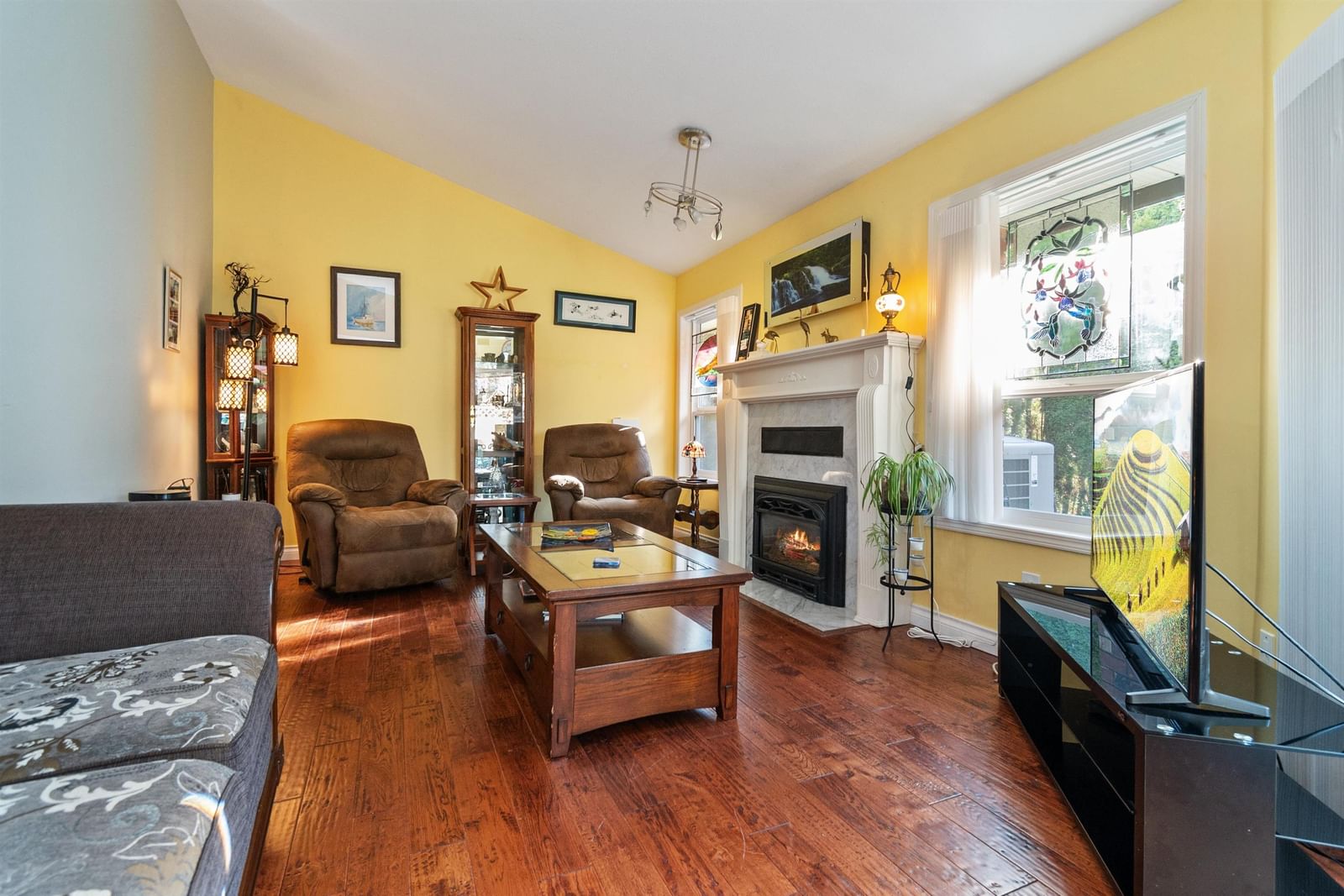 Listing Image 8