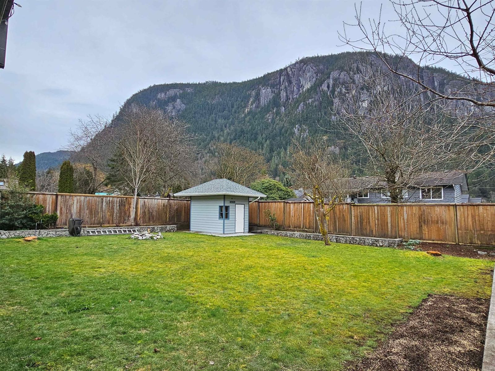 Listing Image 12