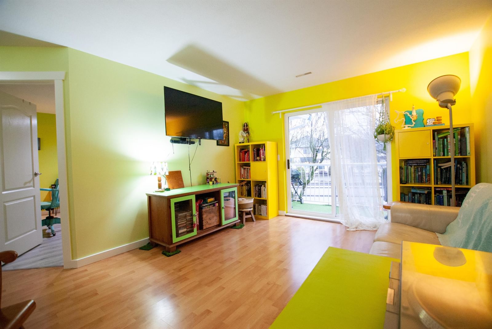 Listing Image 10