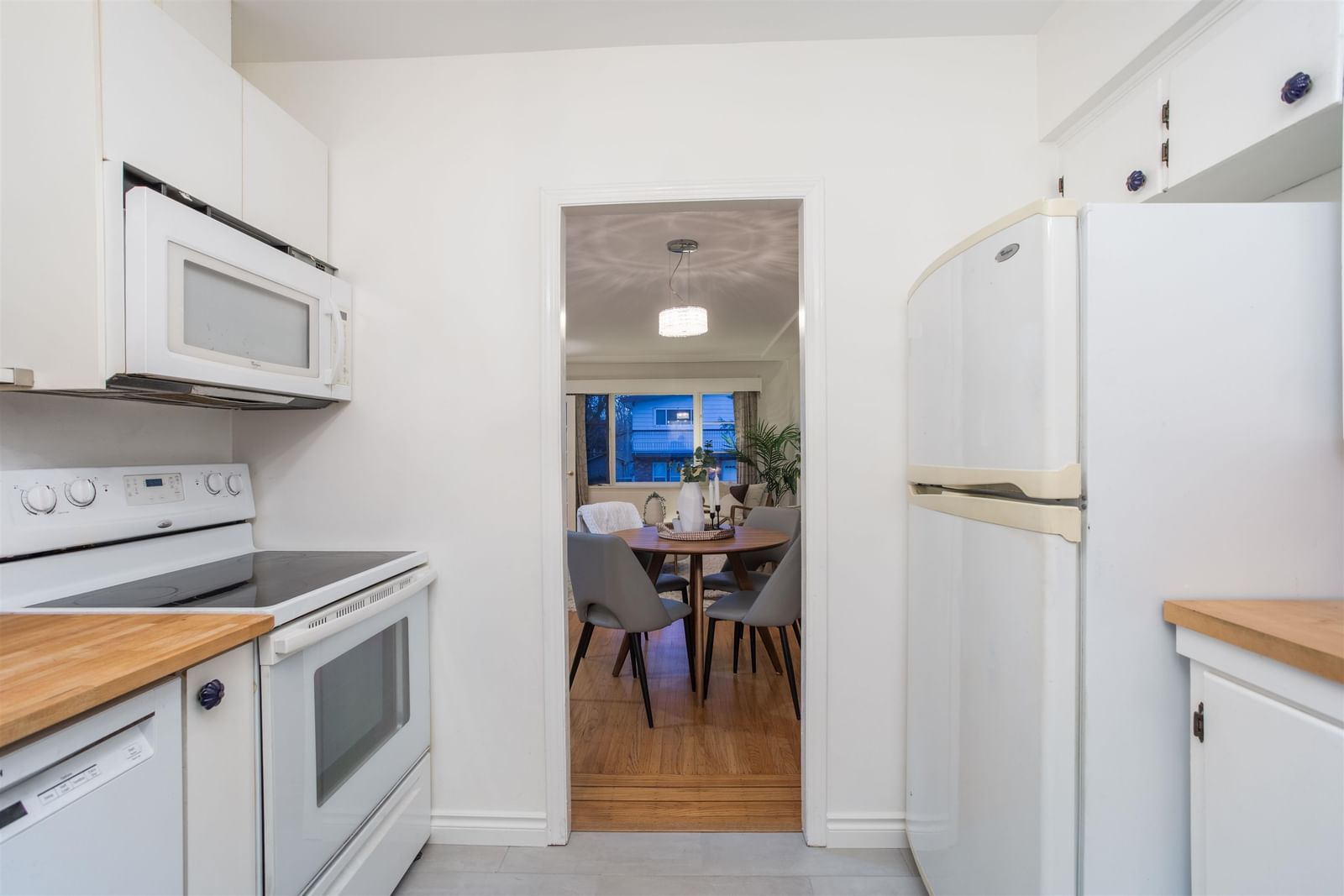 Listing Image 14