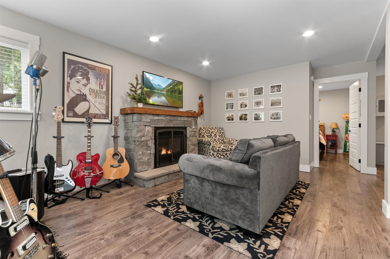 Listing Image 15
