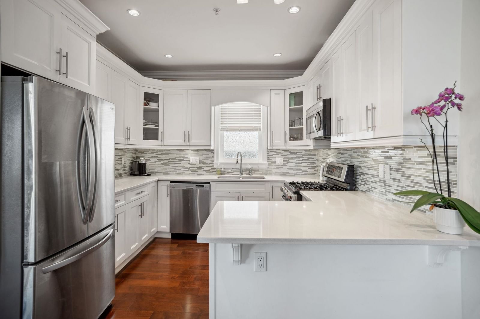 Listing Image 19
