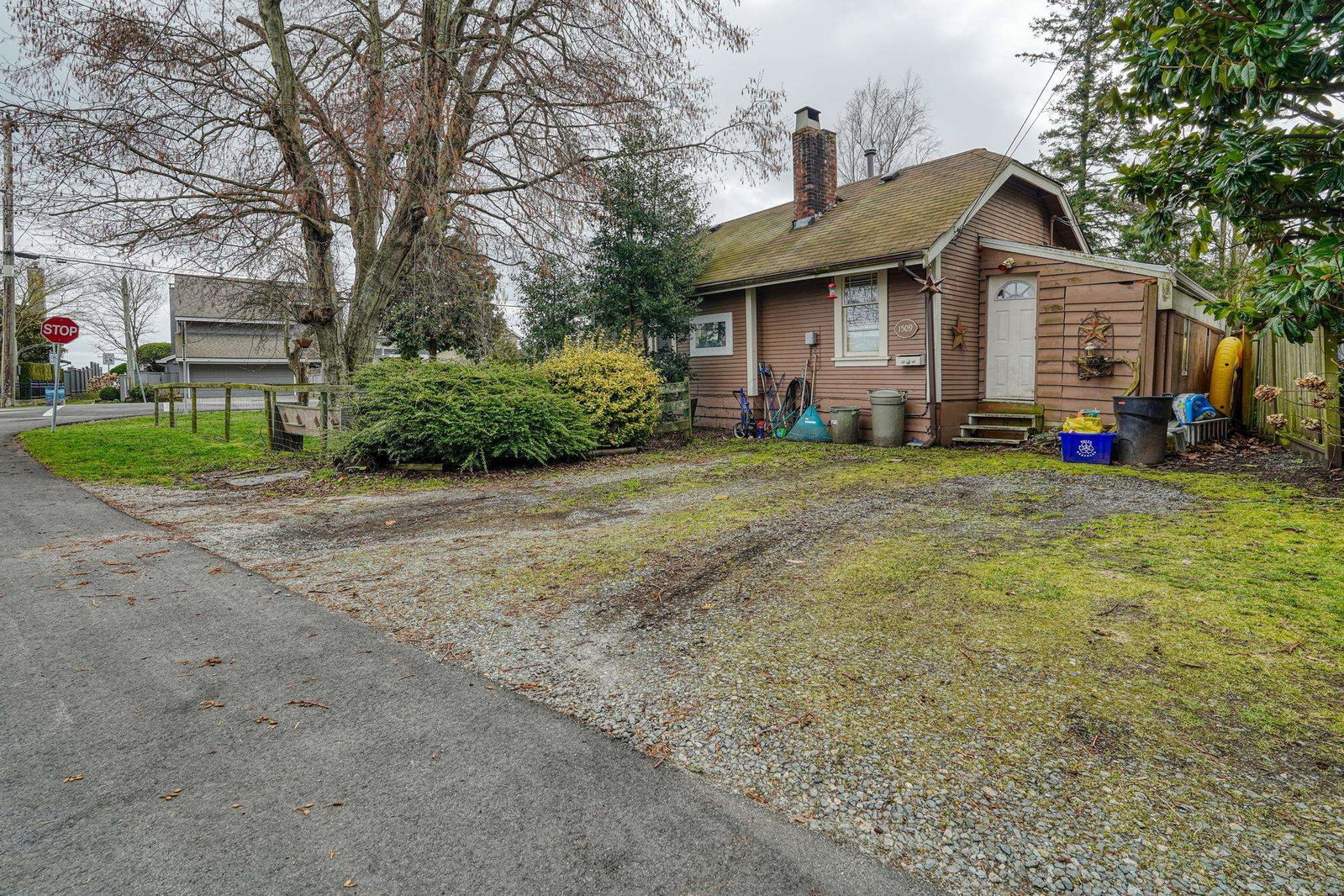 Listing Image 11