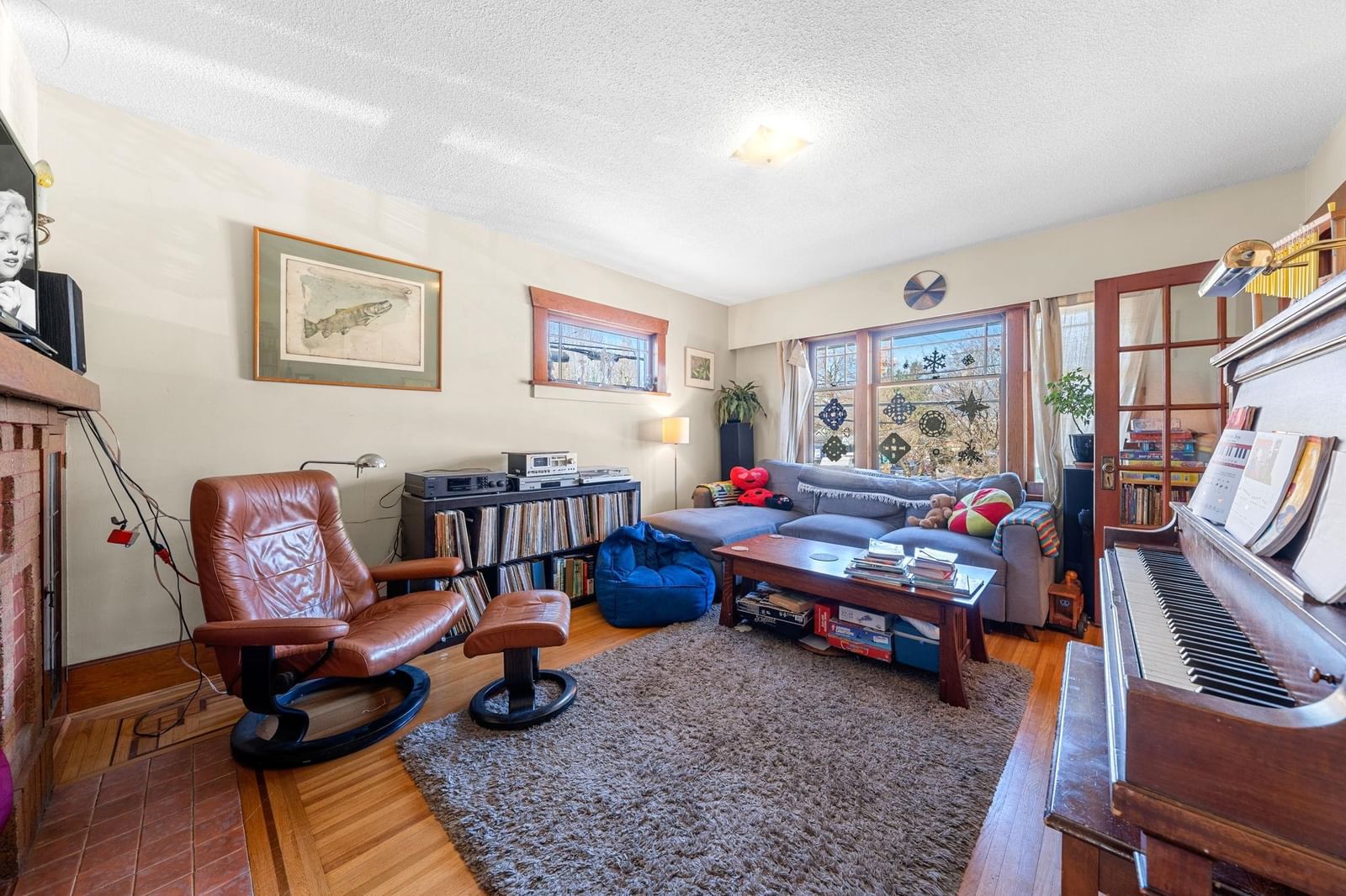 Listing Image 9