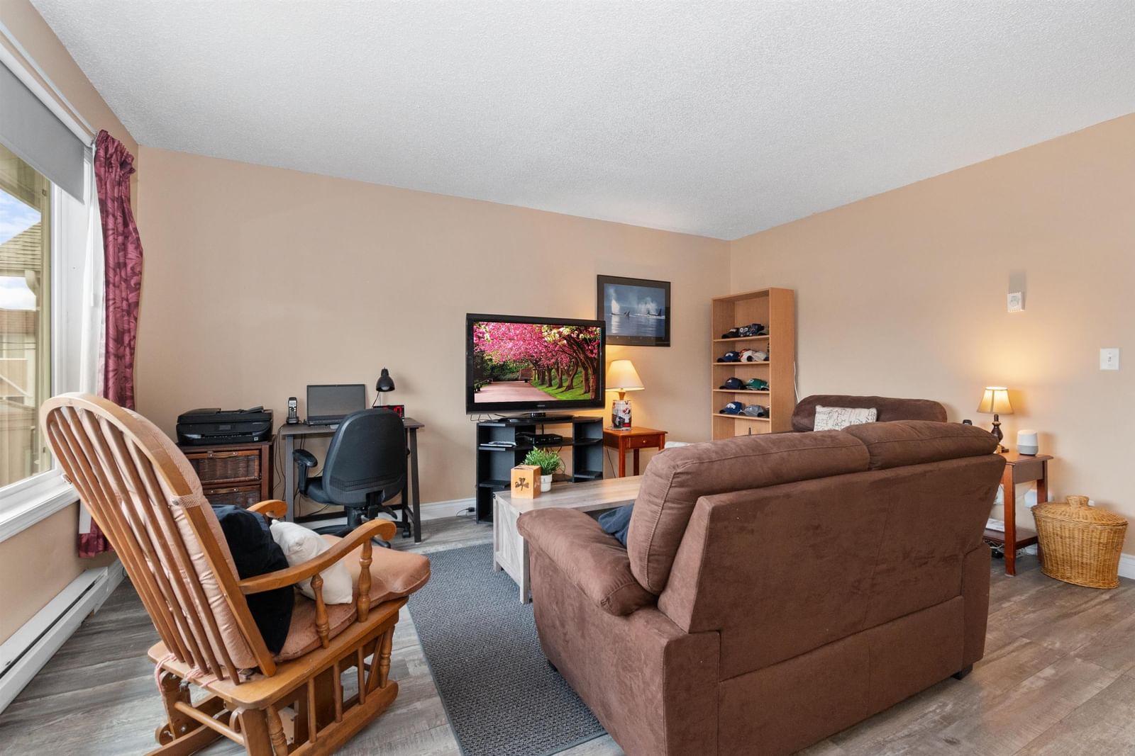 Listing Image 6