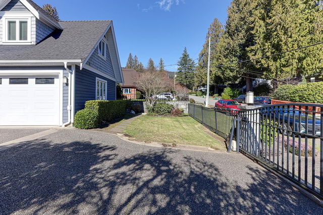 1155 Sinclair Street