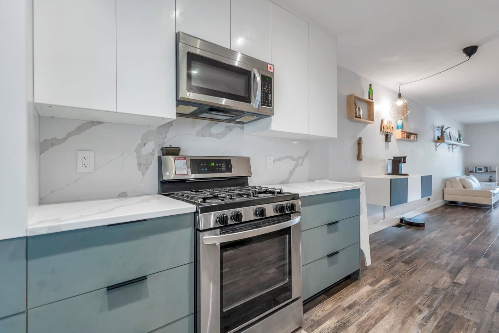 Listing Image 13