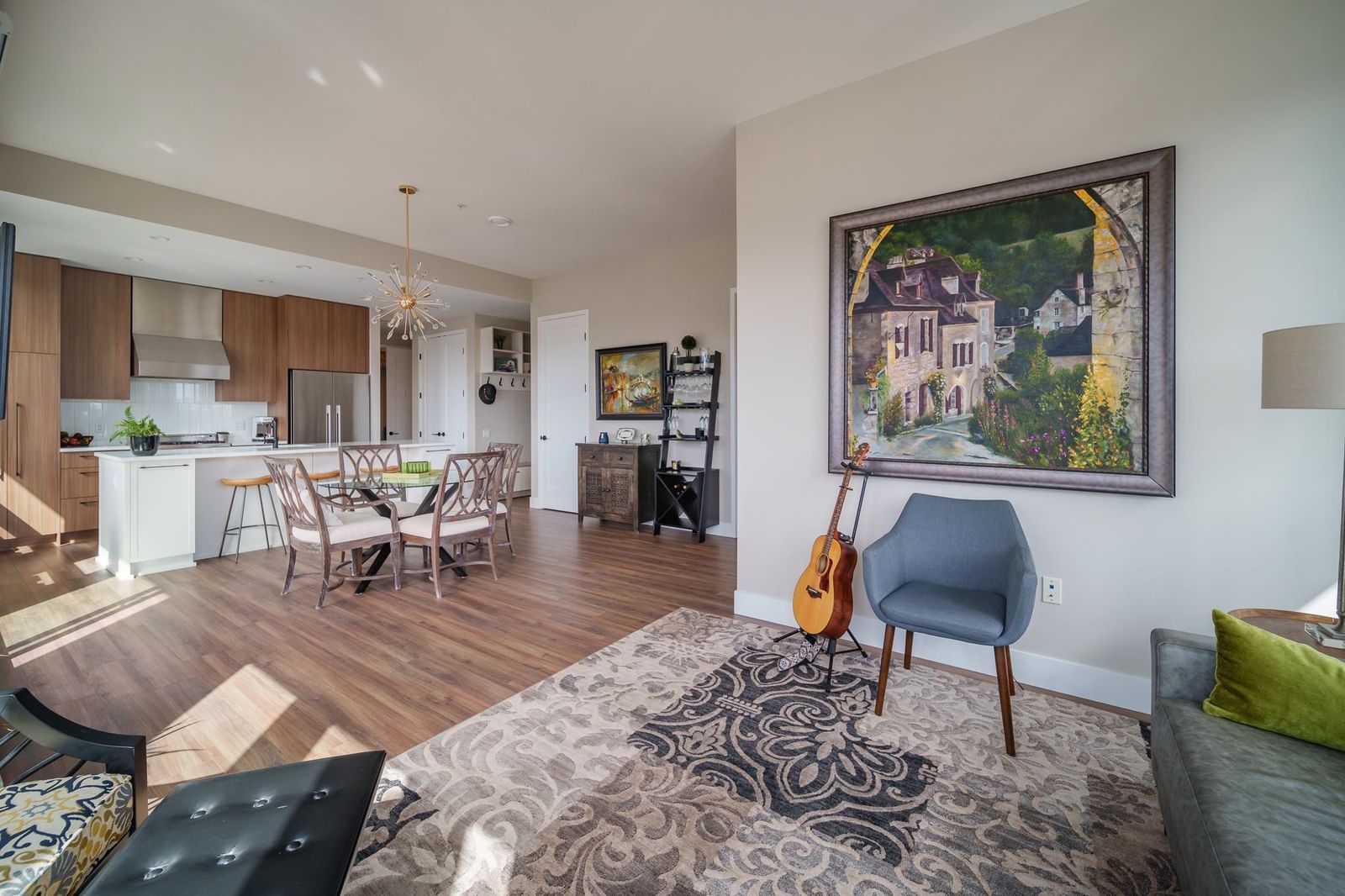 Listing Image 12