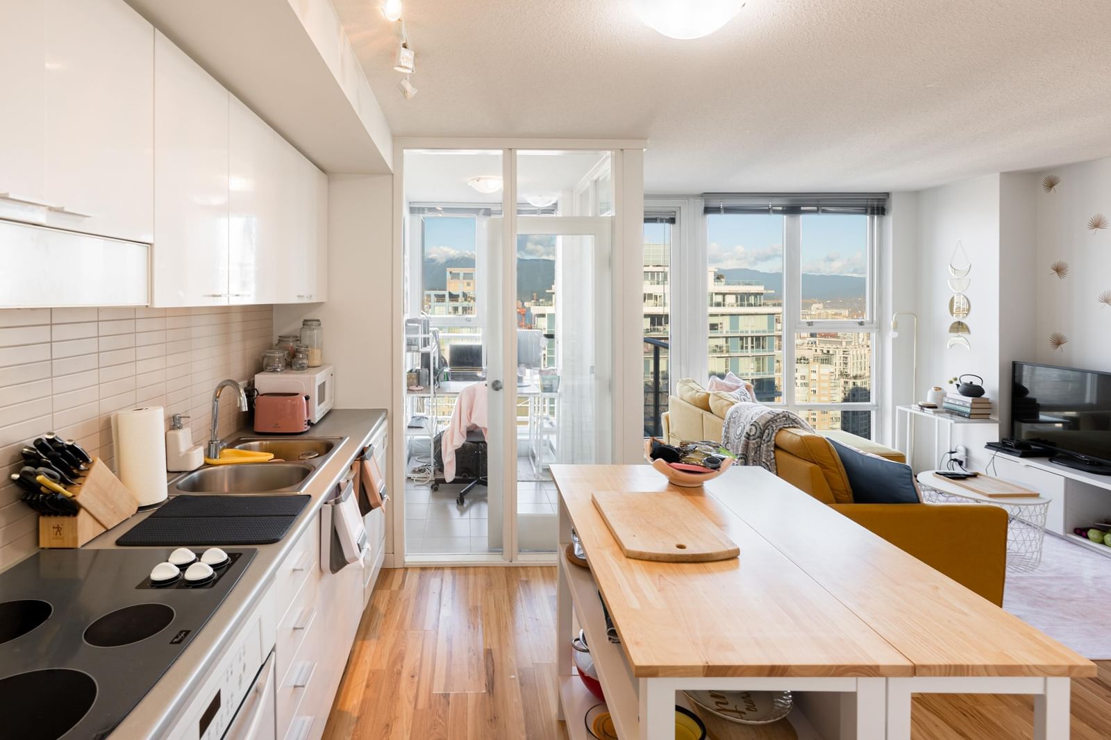 Listing Image 10