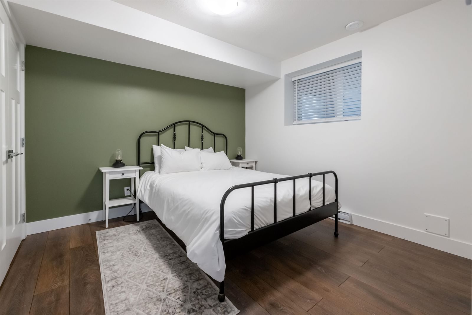 Listing Image 33