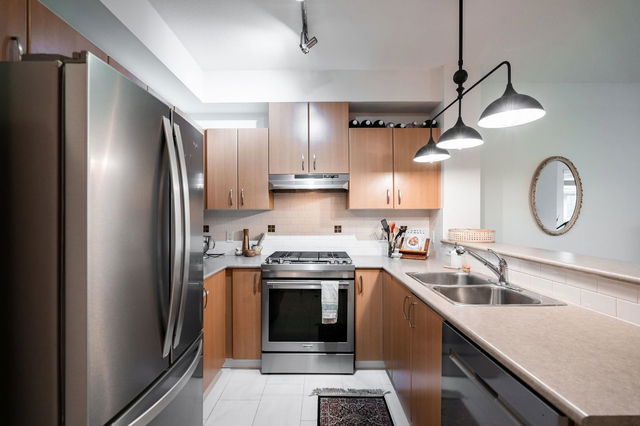 427 - 801 Klahanie Drive