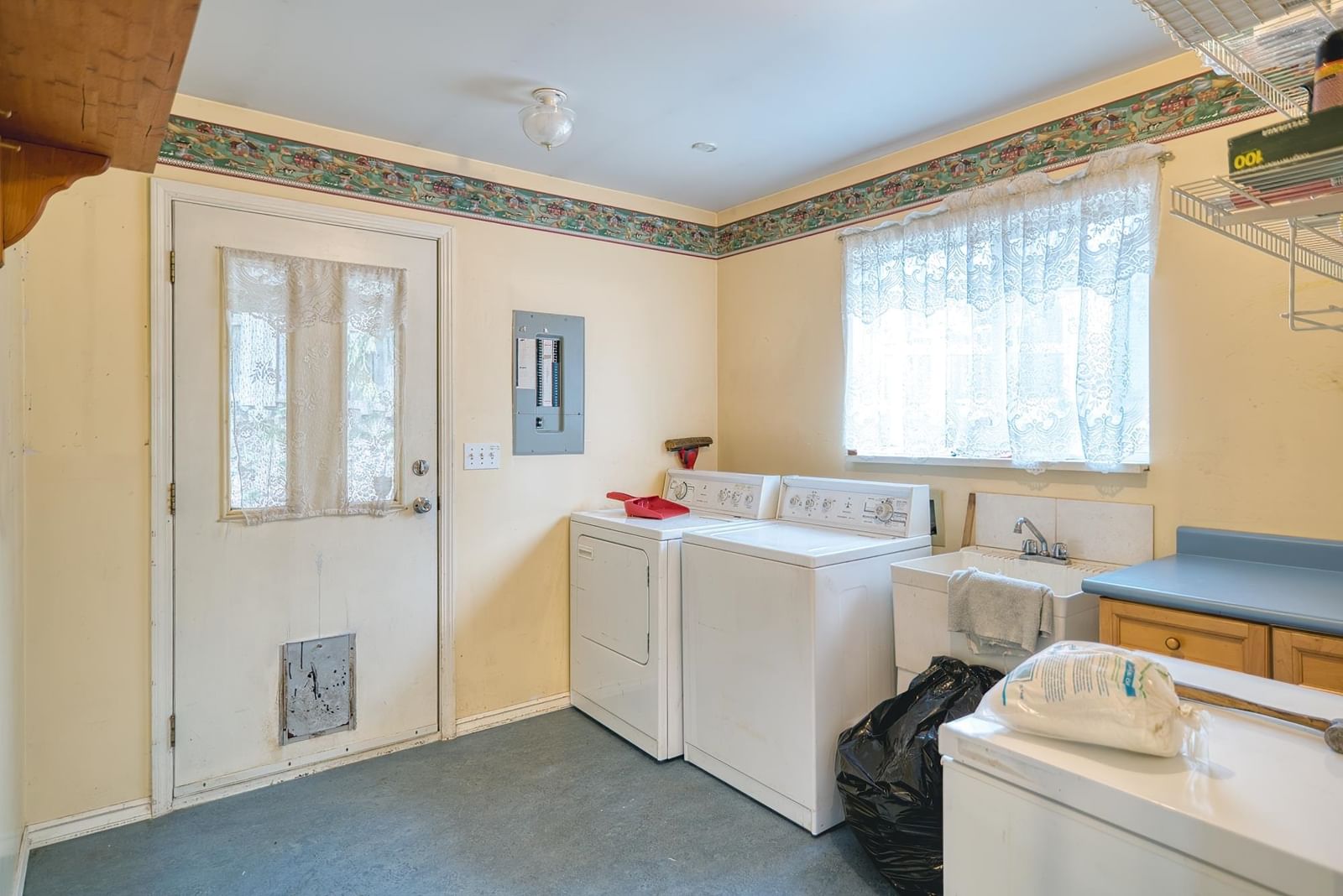 Listing Image 11