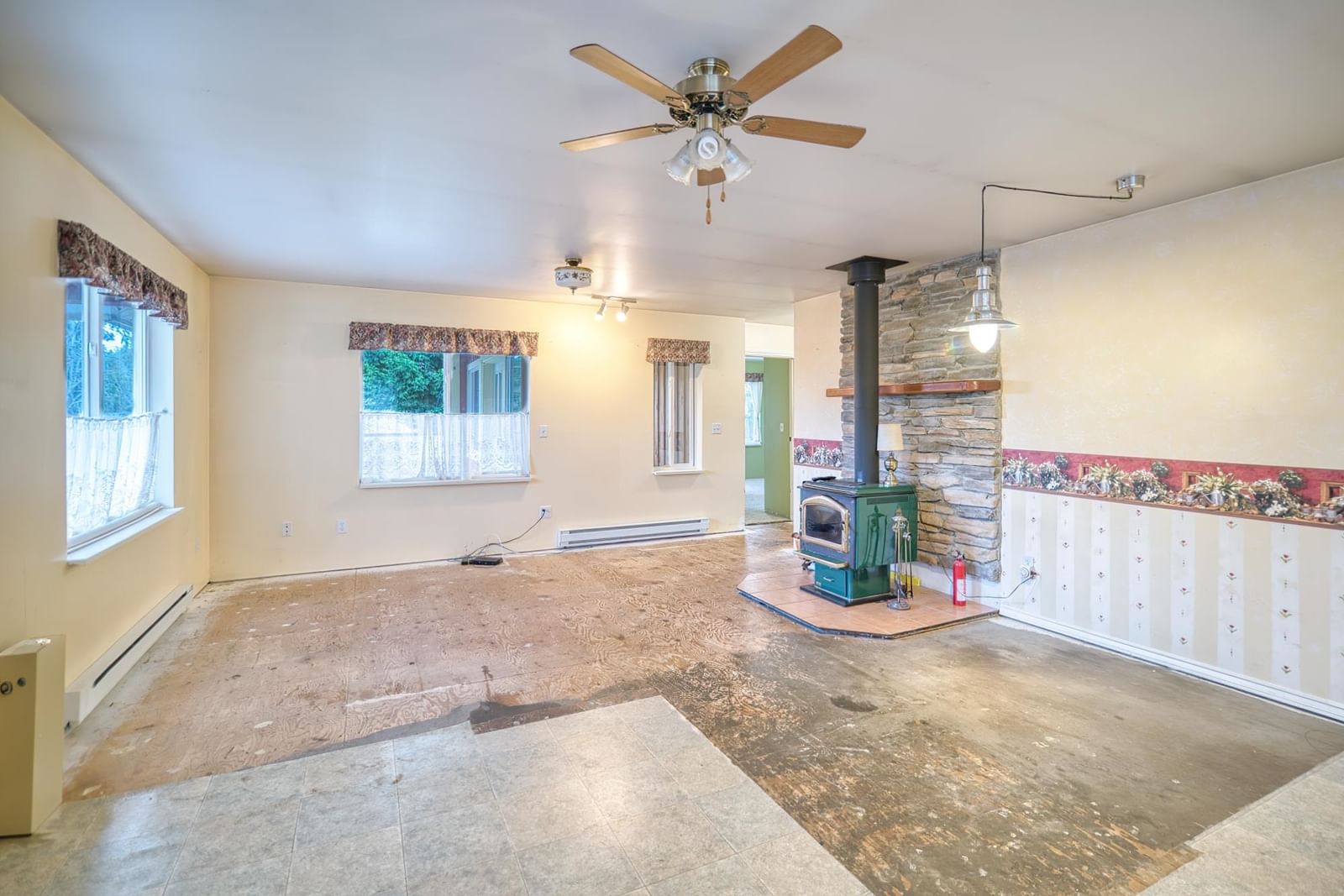 Listing Image 9