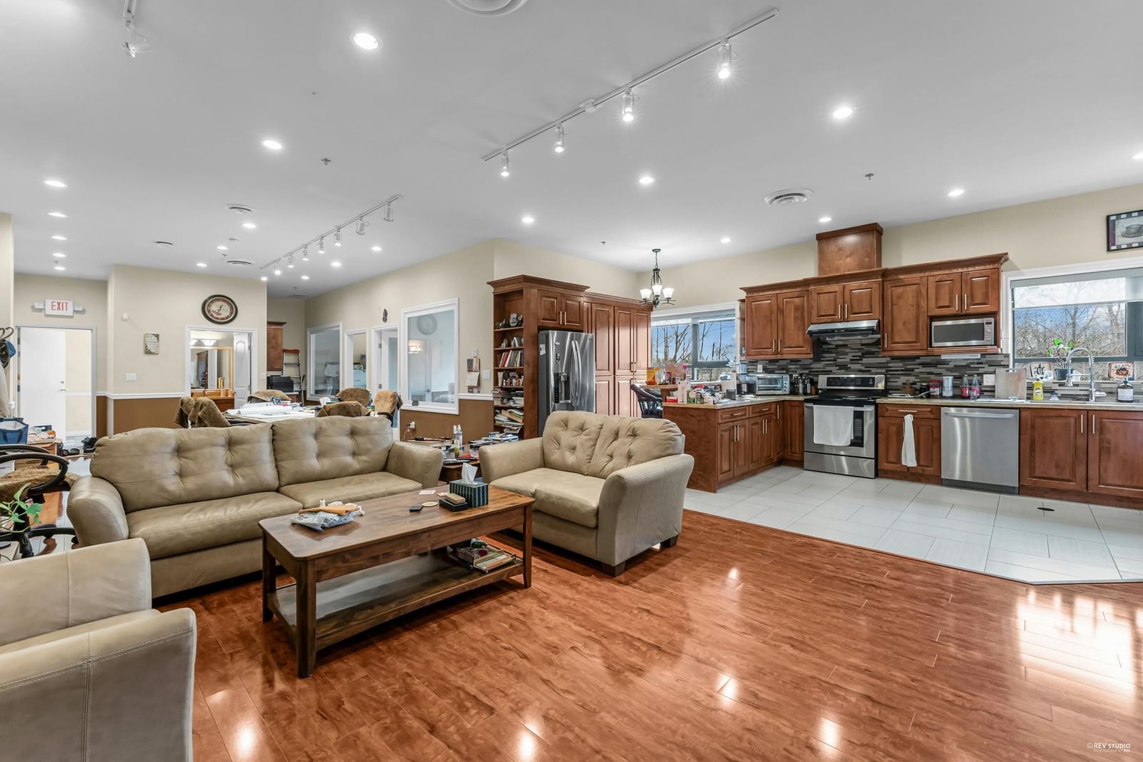 Listing Image 19