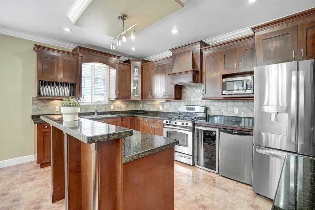 Listing Image 11