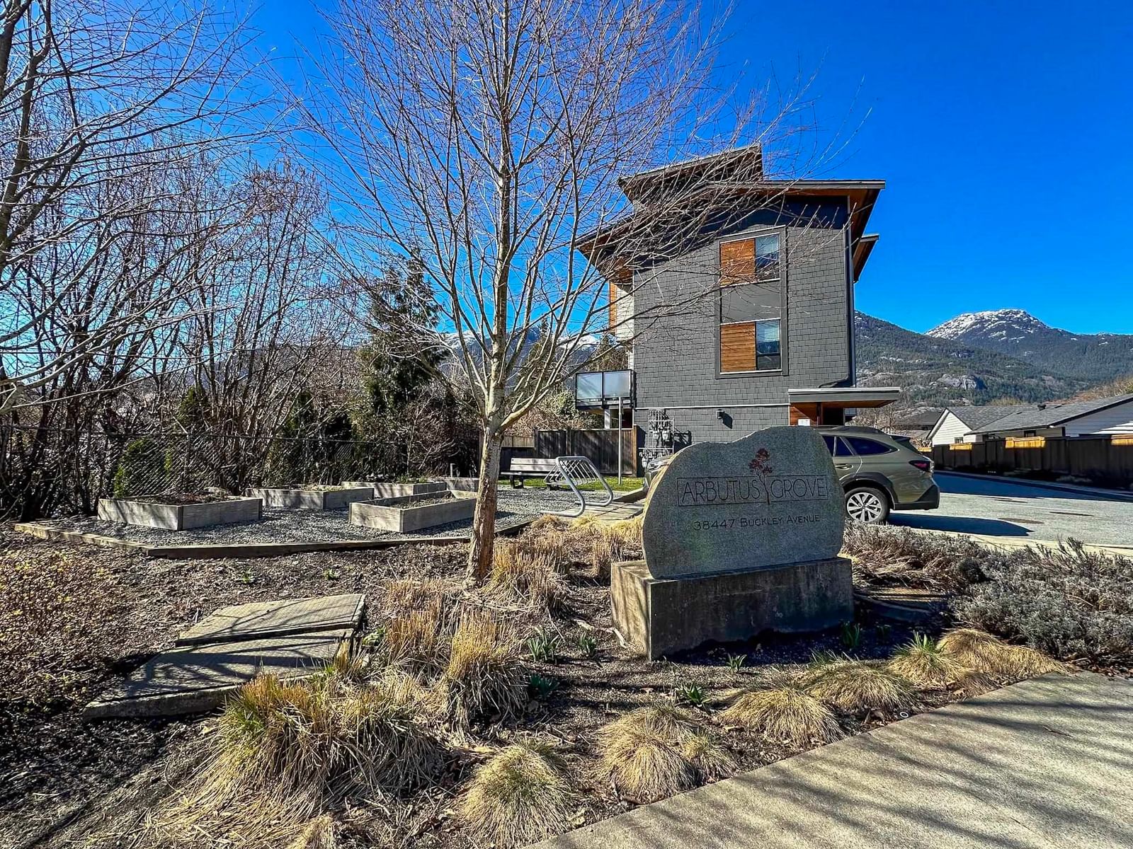Listing Image 19