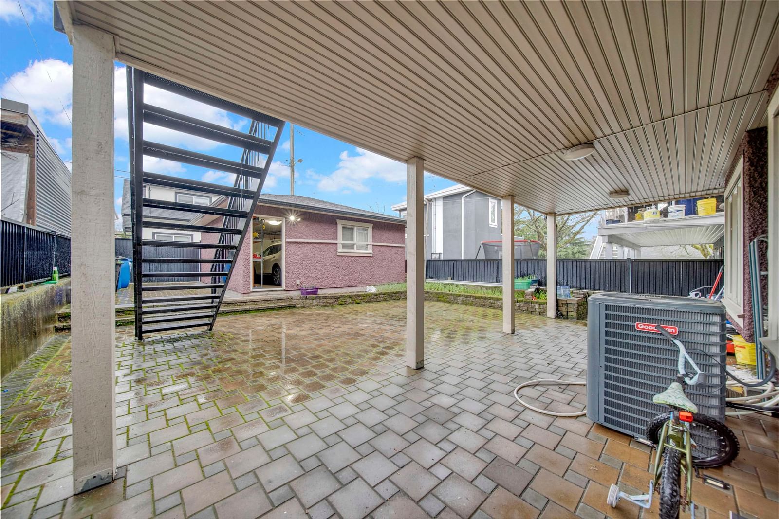 Listing Image 11