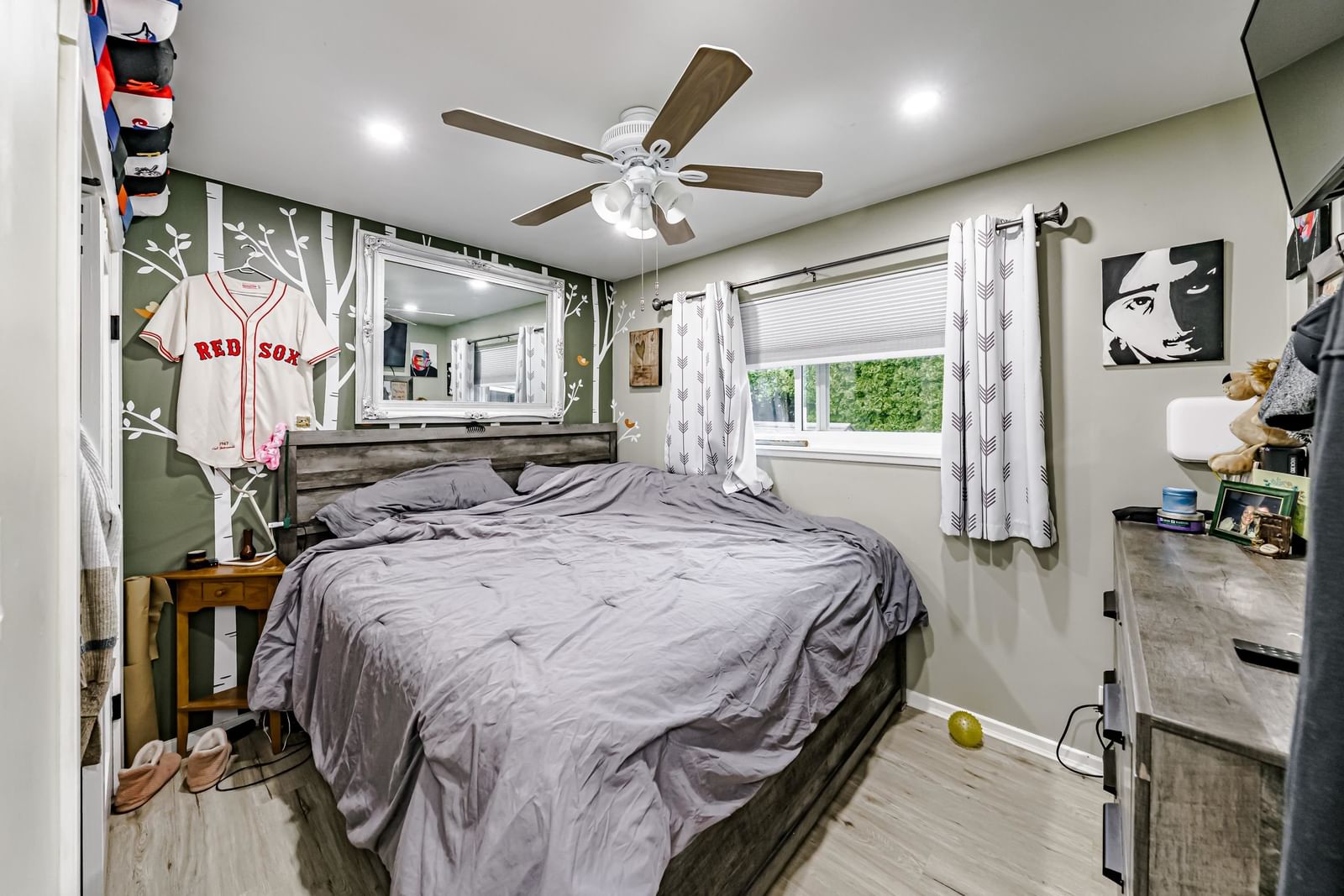 Listing Image 11