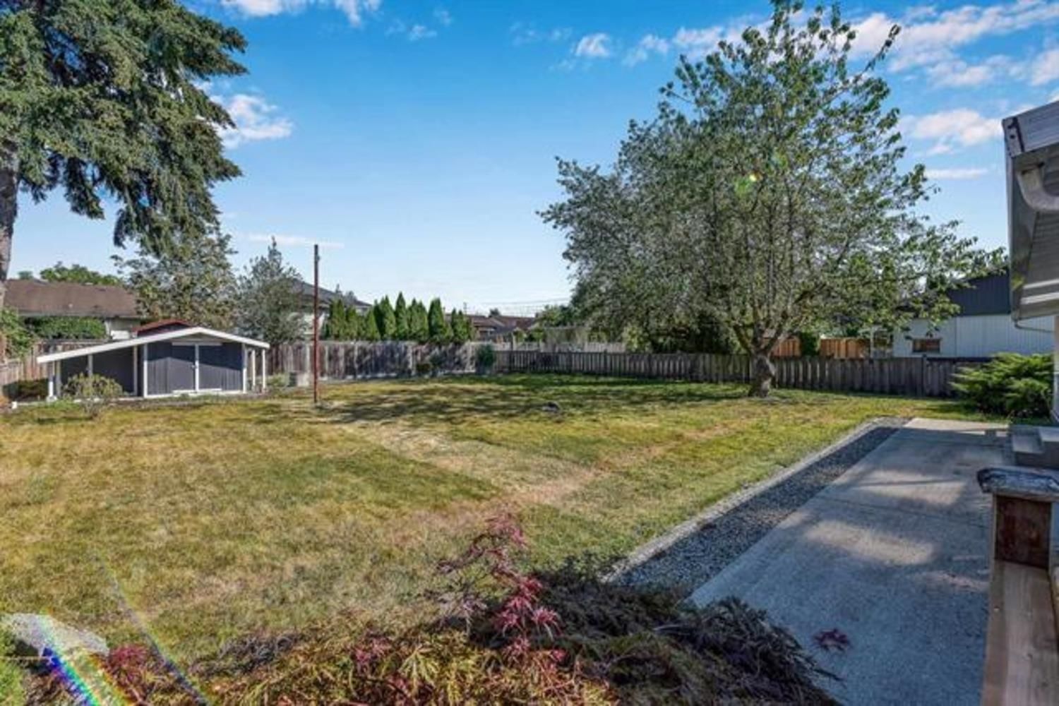 Listing Image 11