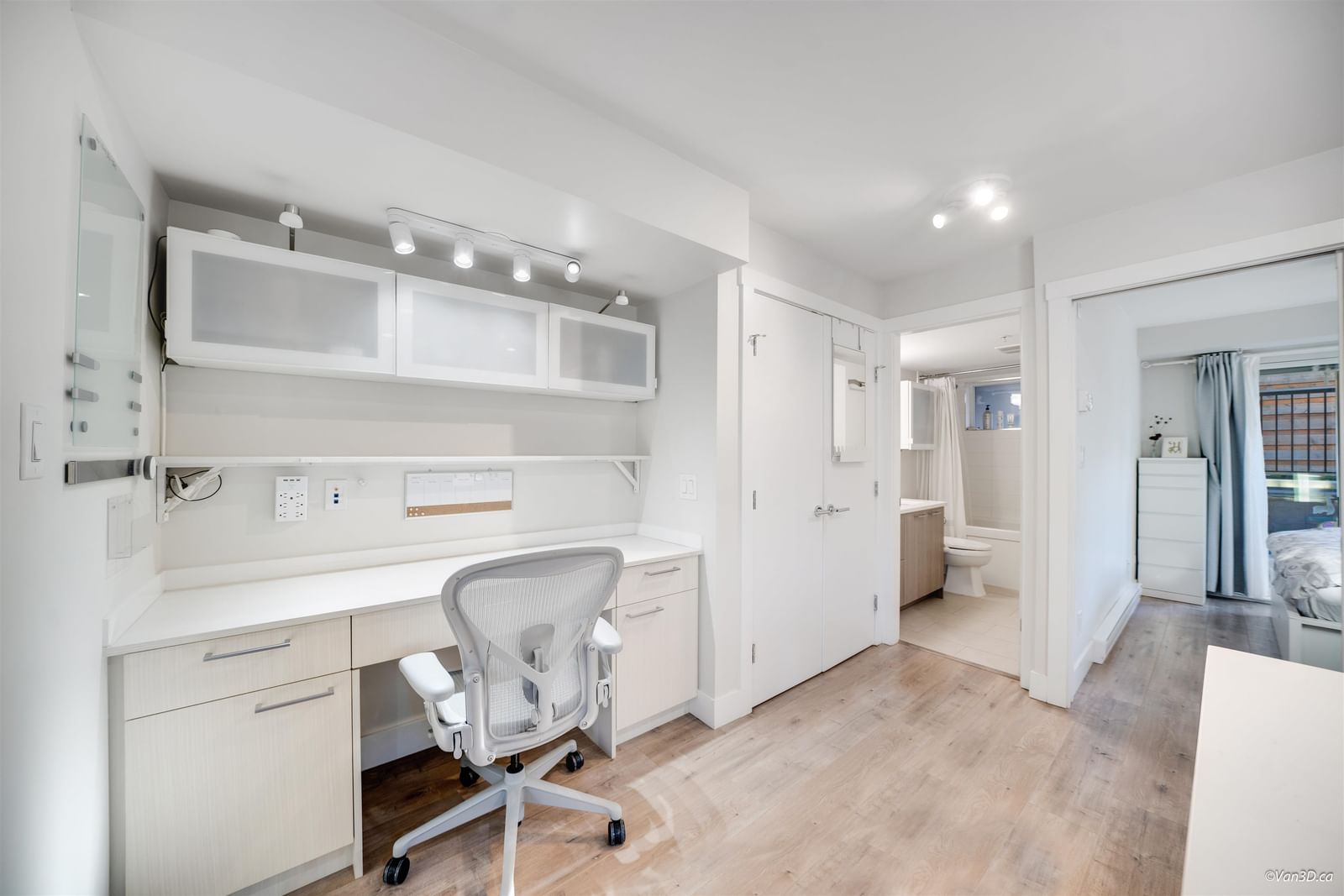 Listing Image 14