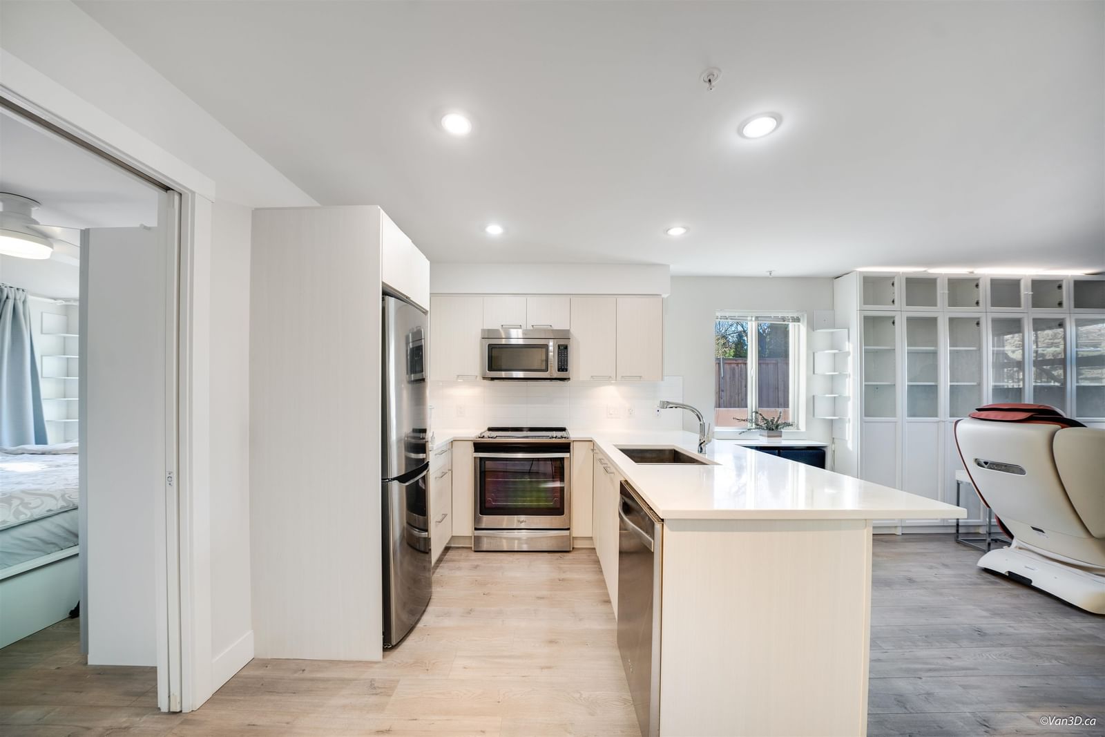 Listing Image 15