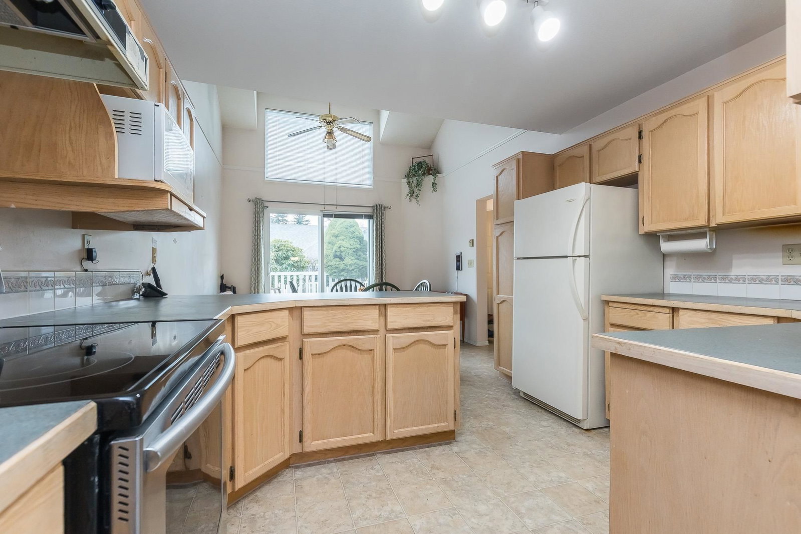 Listing Image 6