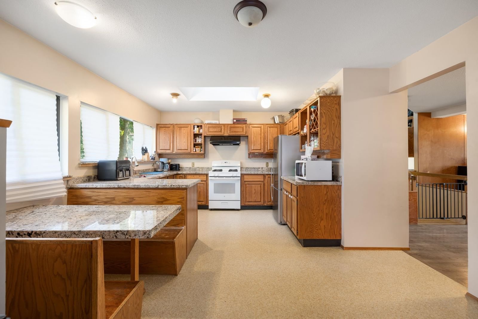 Listing Image 8