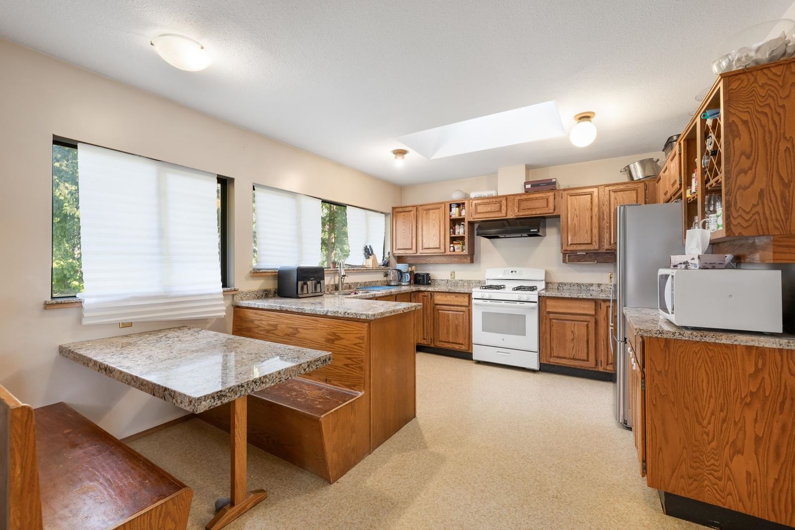 Listing Image 9