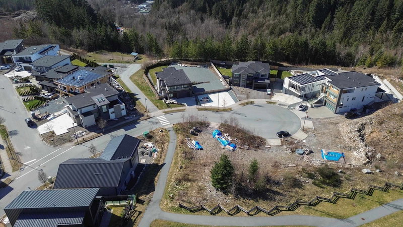 2917 Snowberry Place, Squamish, V8B 1B3 | Image 2