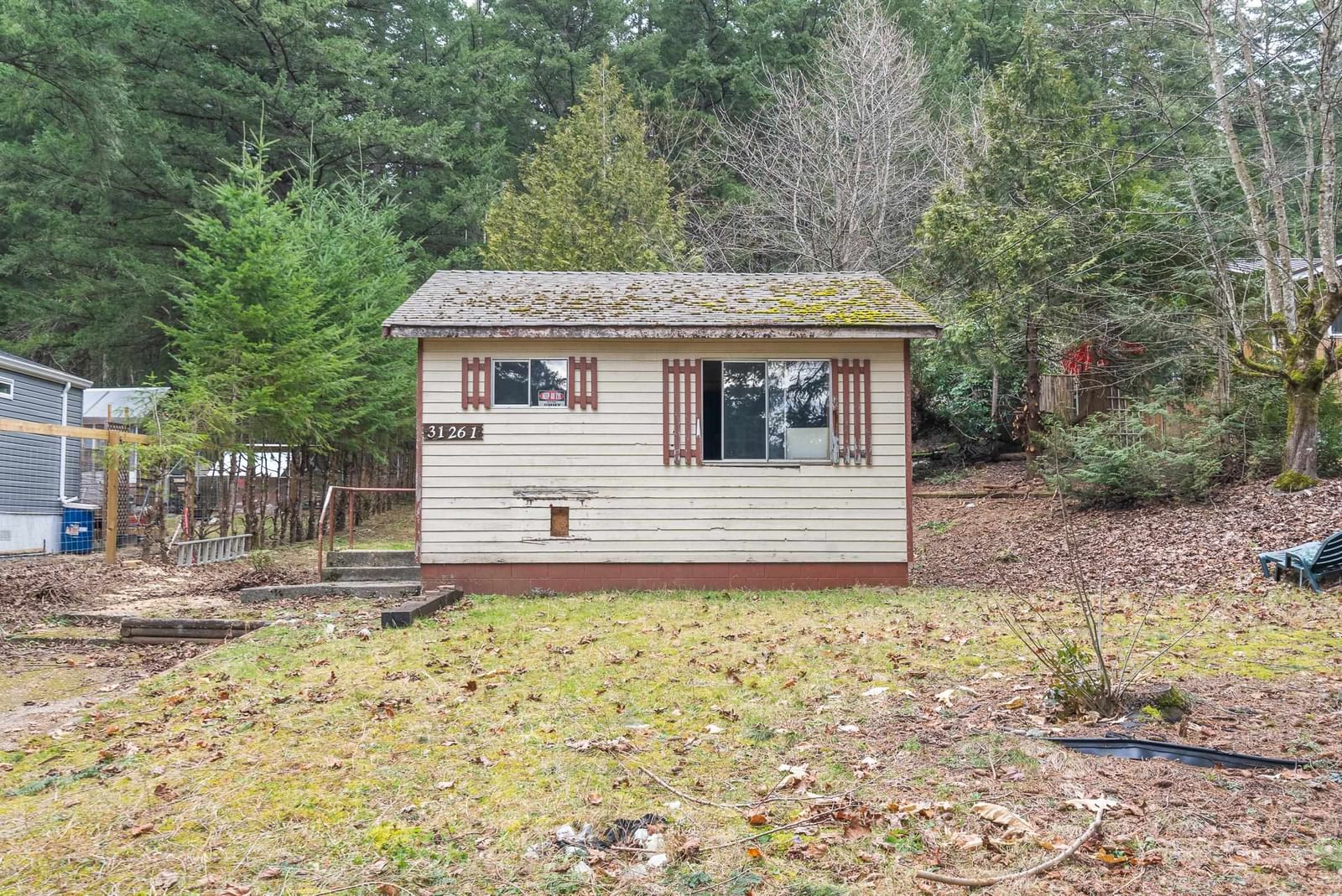 Listing Image 11