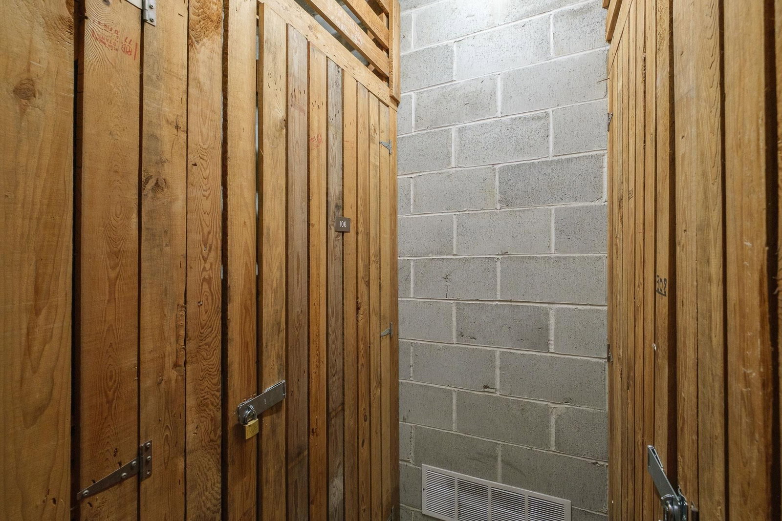 Listing Image 19