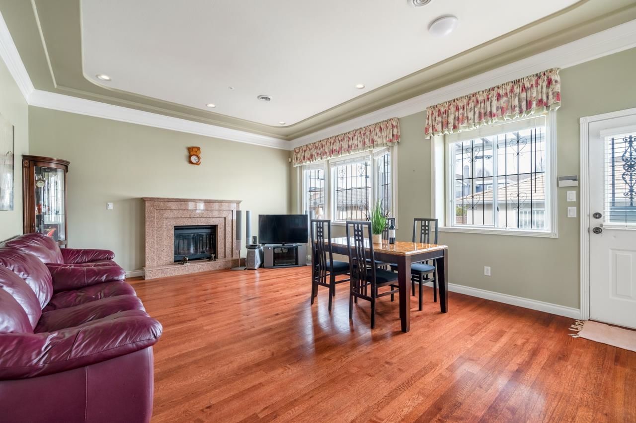 Listing Image 9