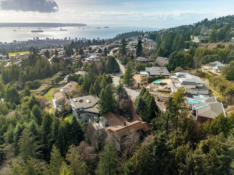 1448 Sandhurst Place, West Vancouver, British Columbia