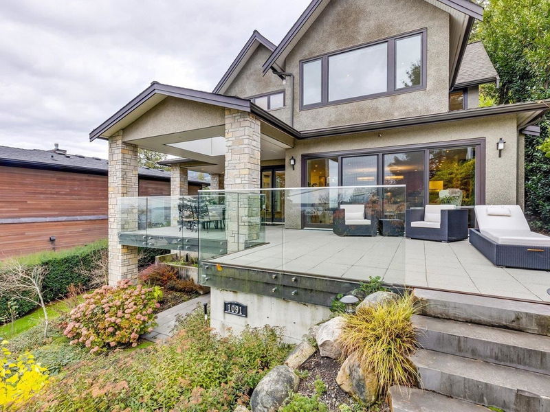 1091 Esquimalt Avenue, West Vancouver, British Columbia