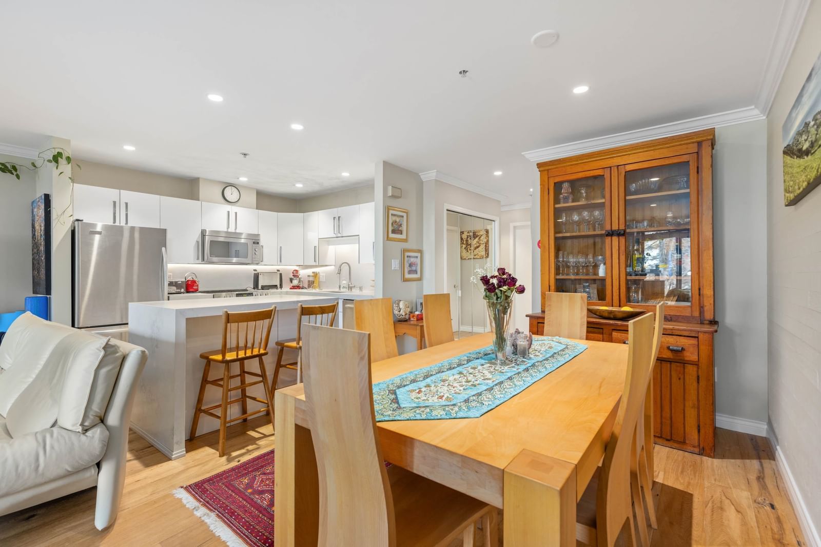 Listing Image 9
