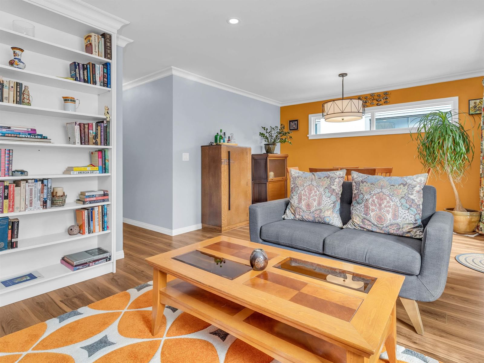 Listing Image 5