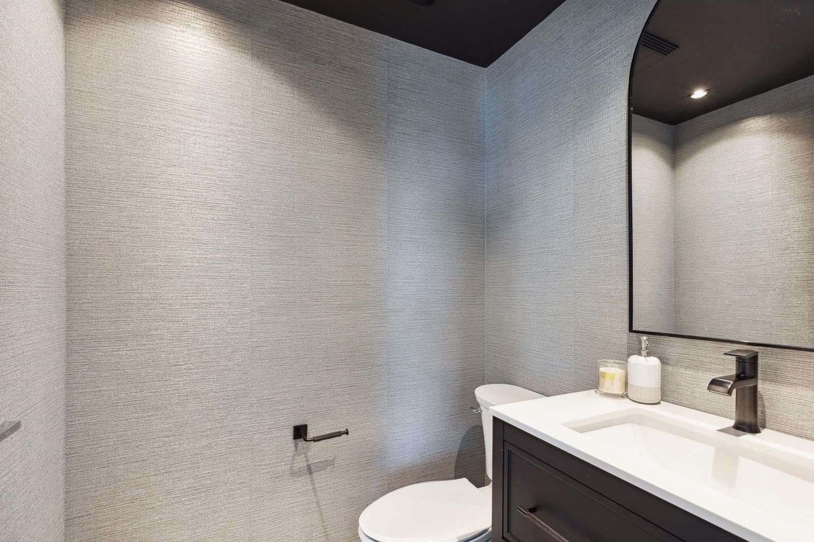Listing Image 24