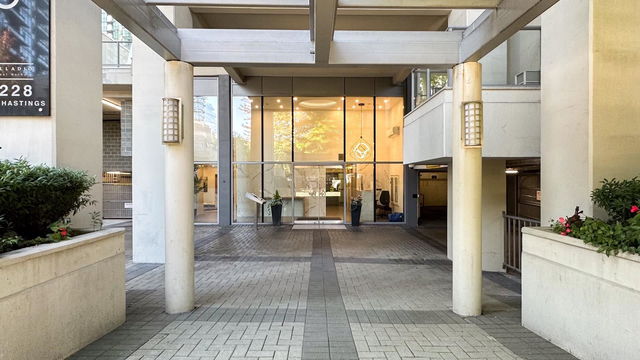 402 - 1228 Hastings Street
