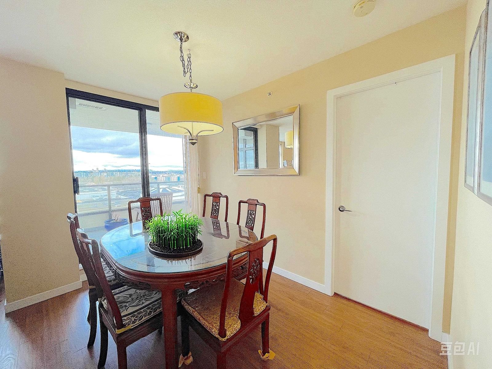 Listing Image 16