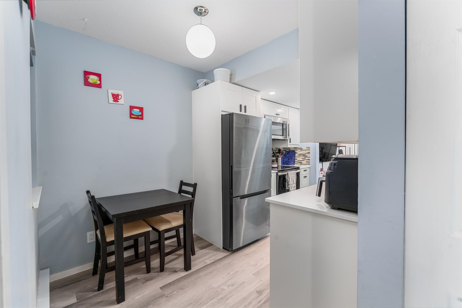 Listing Image 11
