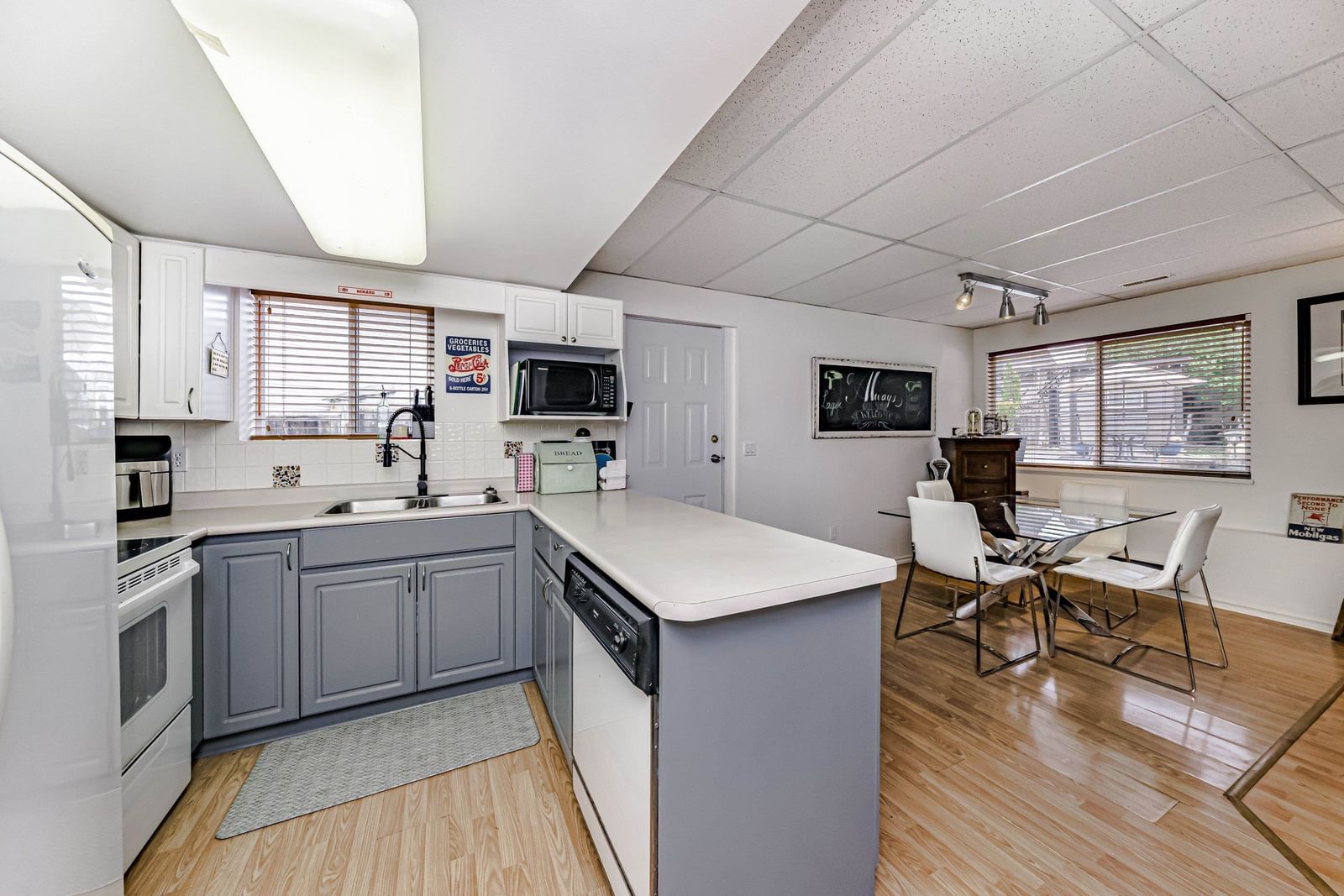 Listing Image 22