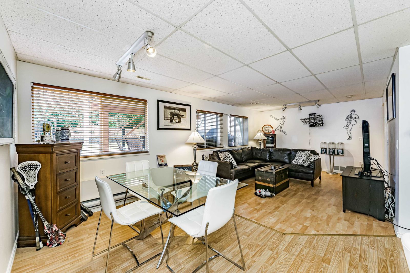Listing Image 25